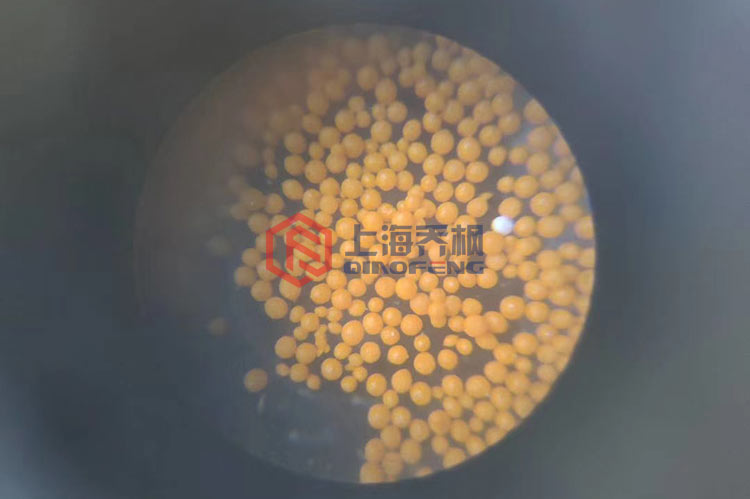 高效沸騰制粒干燥機的工作原理？
